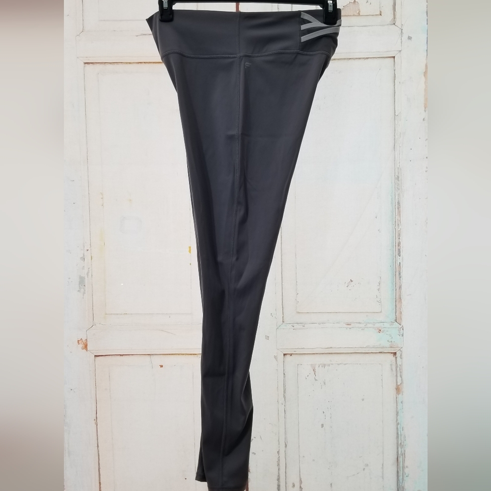 Fabletics Bundle - Picture 10 of 10